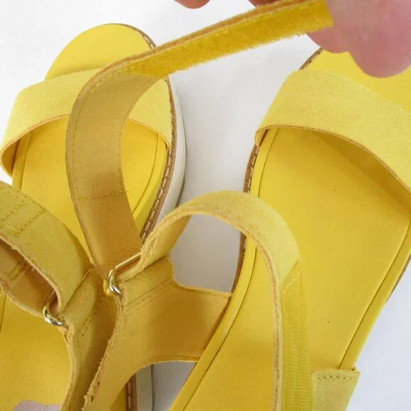 Sorel Womens Yellow White Joanie IV Y-Strap Leather Wedge Sandals Heels Size 8 - Picture 6 of 9